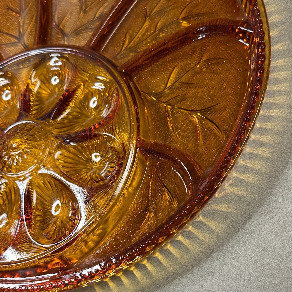 Indiana Glass Golden Amber divided egg and vegetable tray - Picture 3 of 11